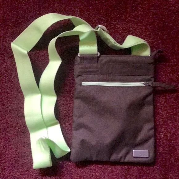 Cabela's Handbags - NWOT Cabela’s small over the shoulder bag